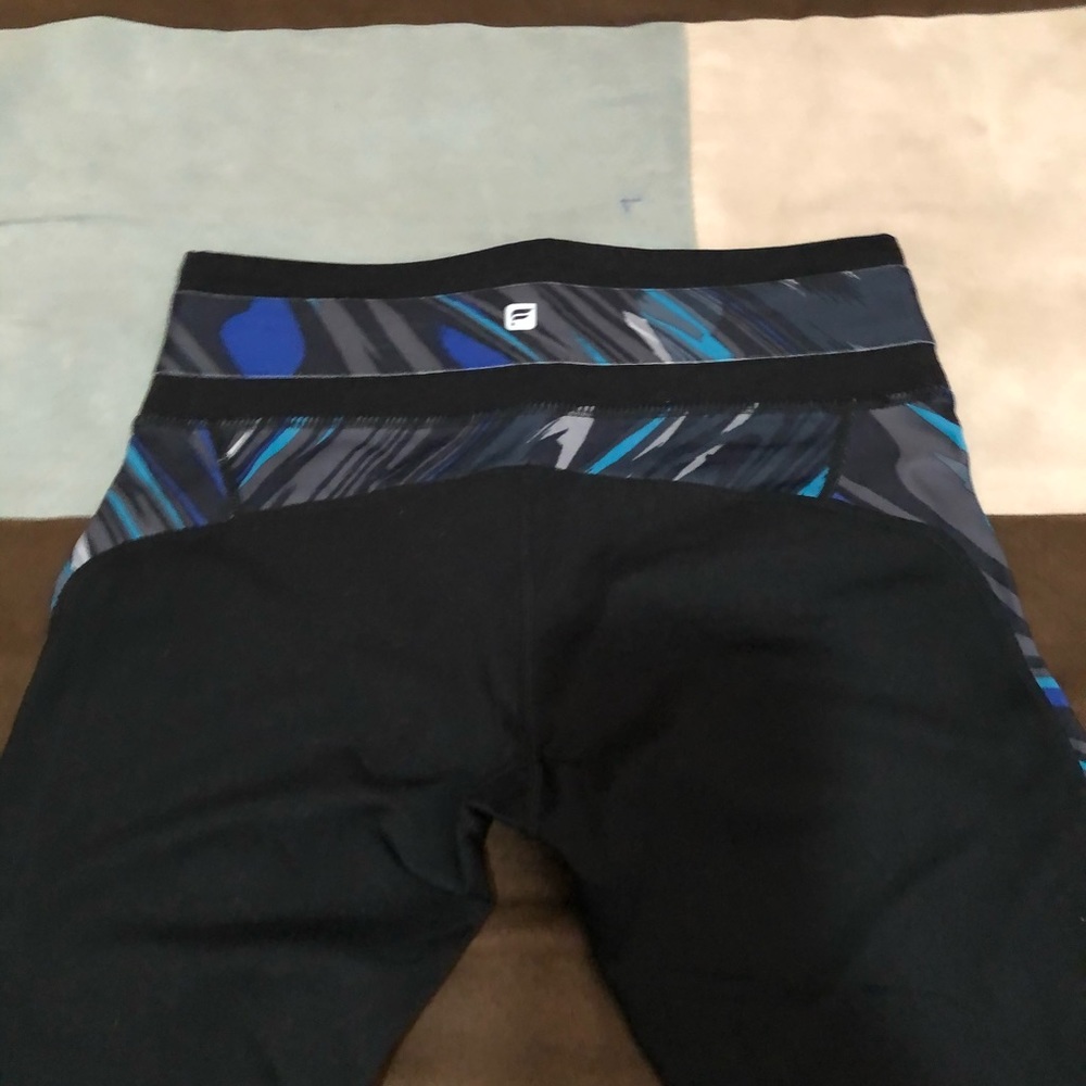 Fabletics crops - Picture 3 of 4